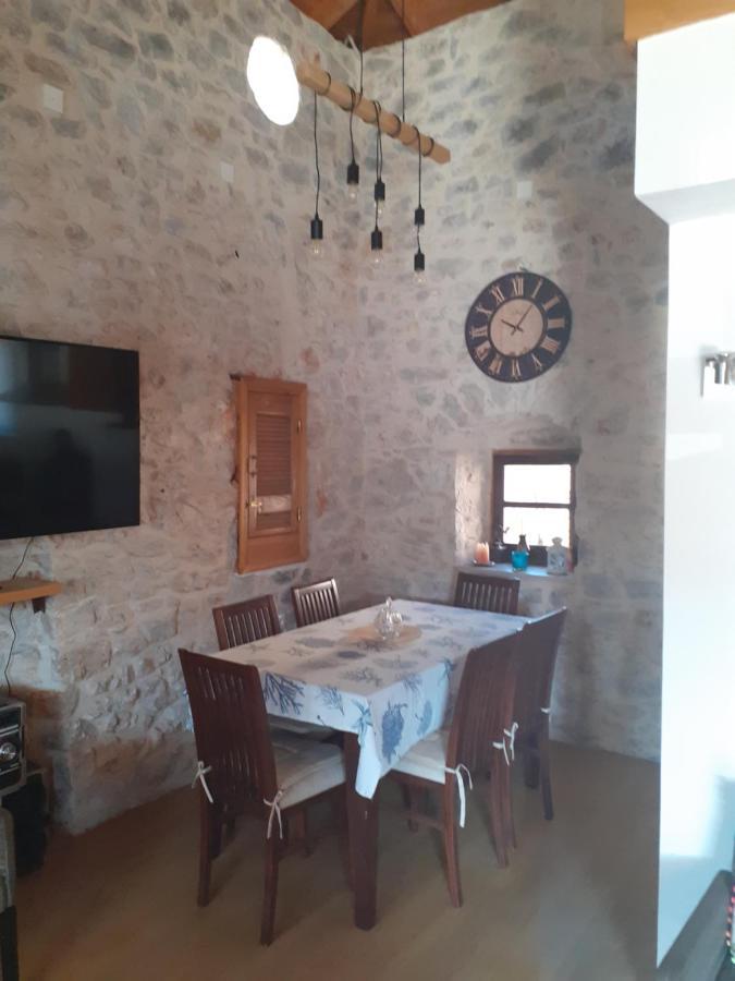 Tsitalia Cottage House Leonídion Extérieur photo