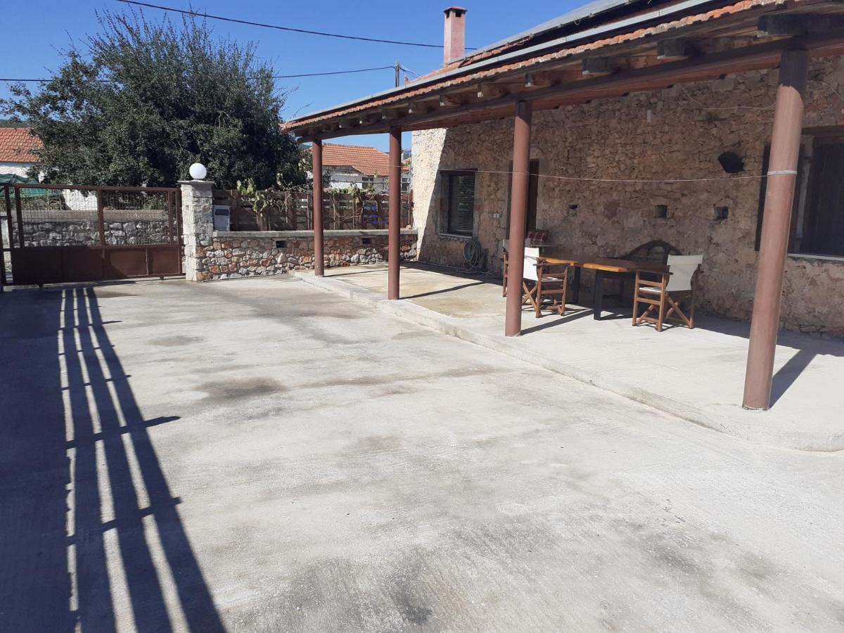 Tsitalia Cottage House Leonídion Extérieur photo