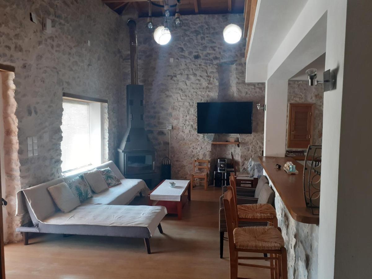 Tsitalia Cottage House Leonídion Extérieur photo