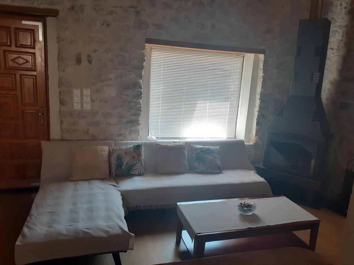 Tsitalia Cottage House Leonídion Extérieur photo