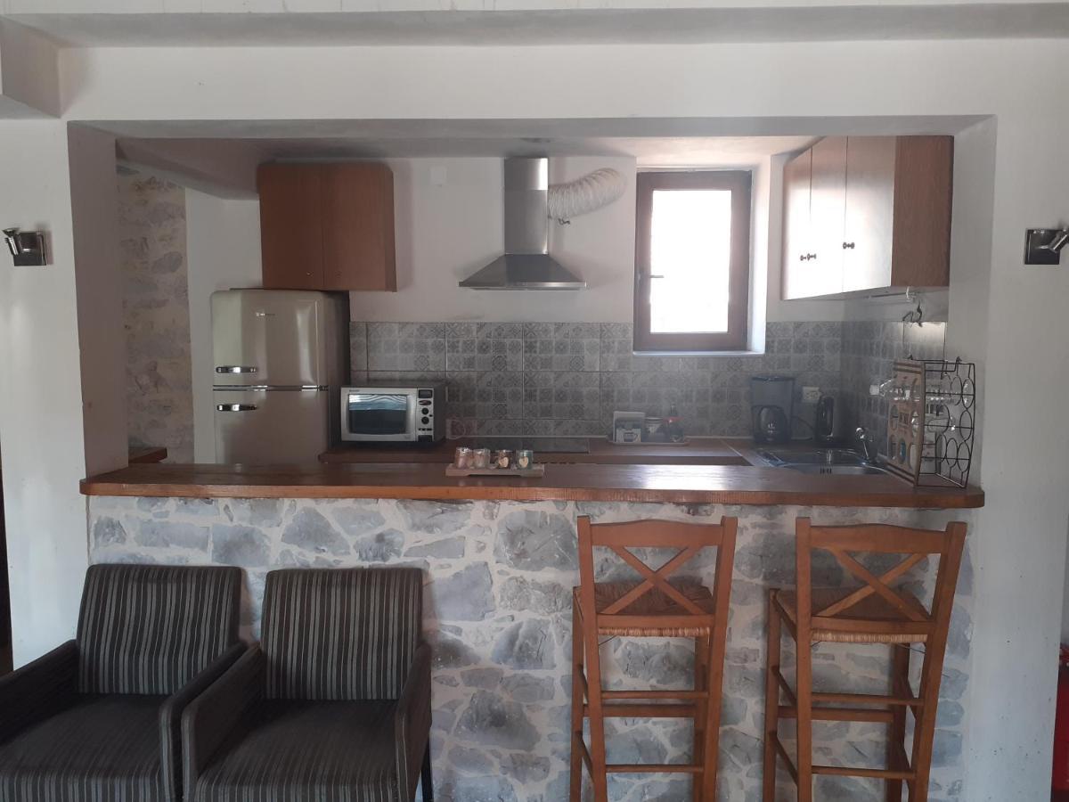 Tsitalia Cottage House Leonídion Extérieur photo
